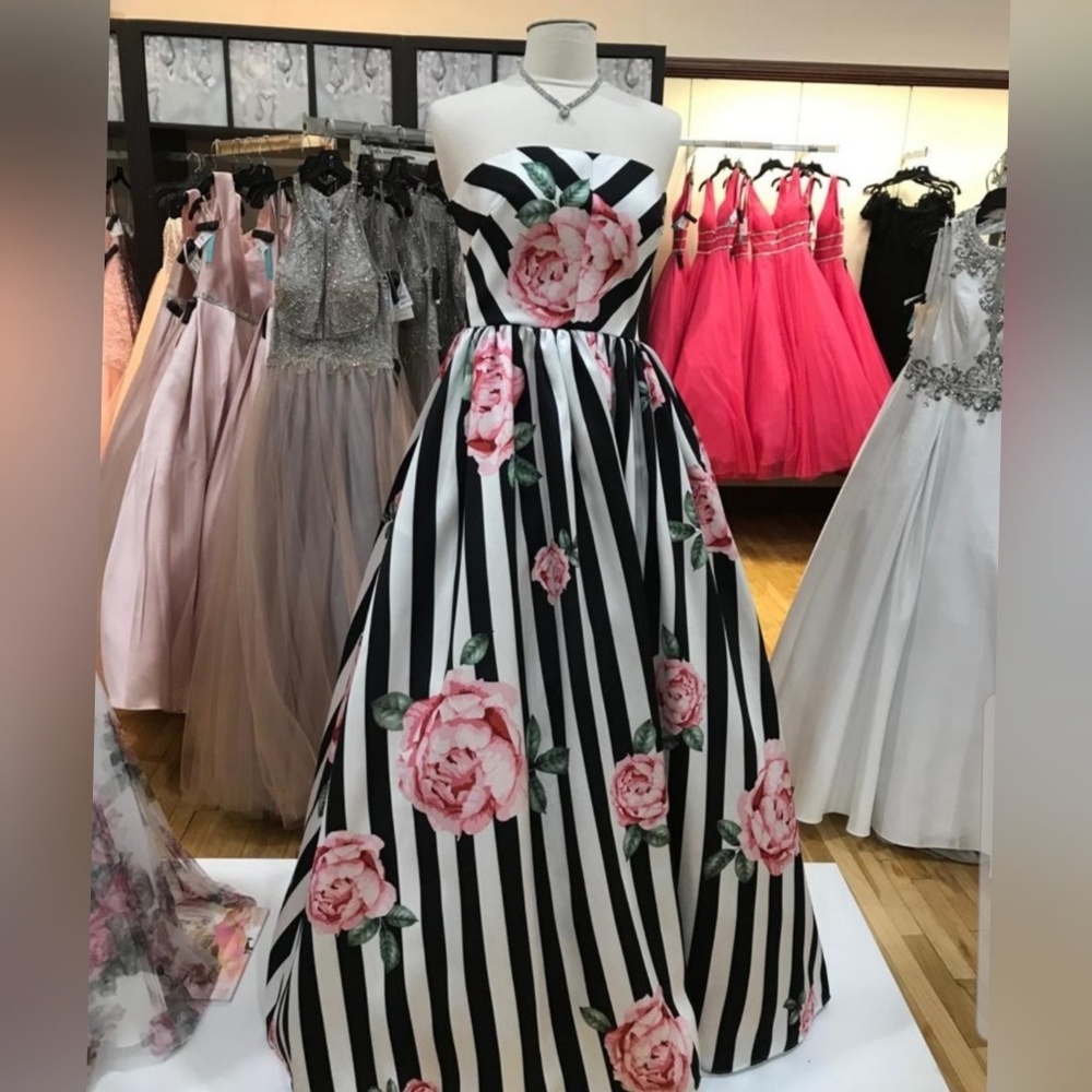 Beautiful Kate Spade style gown